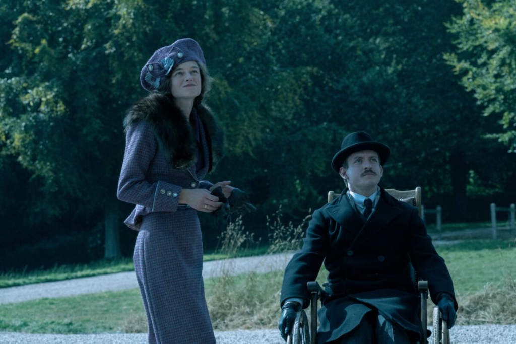 Baronet Clifford Chatterley and his wife, Connie in Lady Chatterley's Lover (2022)